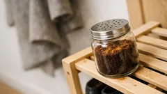 Så gör du en doftburk med kaffe och kanel som tar bort instängd lukt hemma